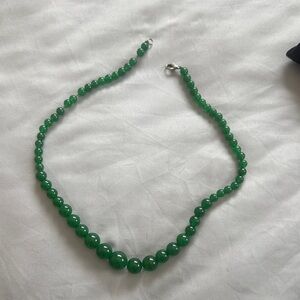 Green Beaded Necklace - Elegant Women's Jewelry